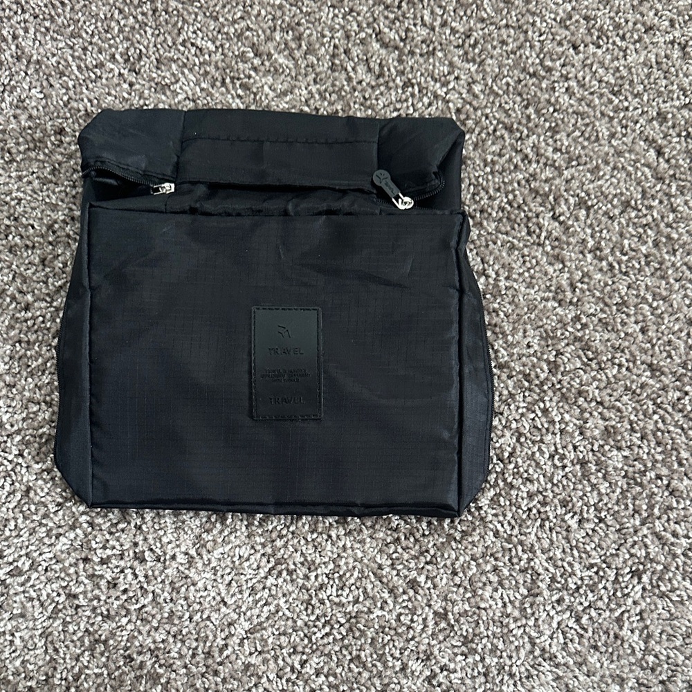 TravelSmith Black Toiletry Bag